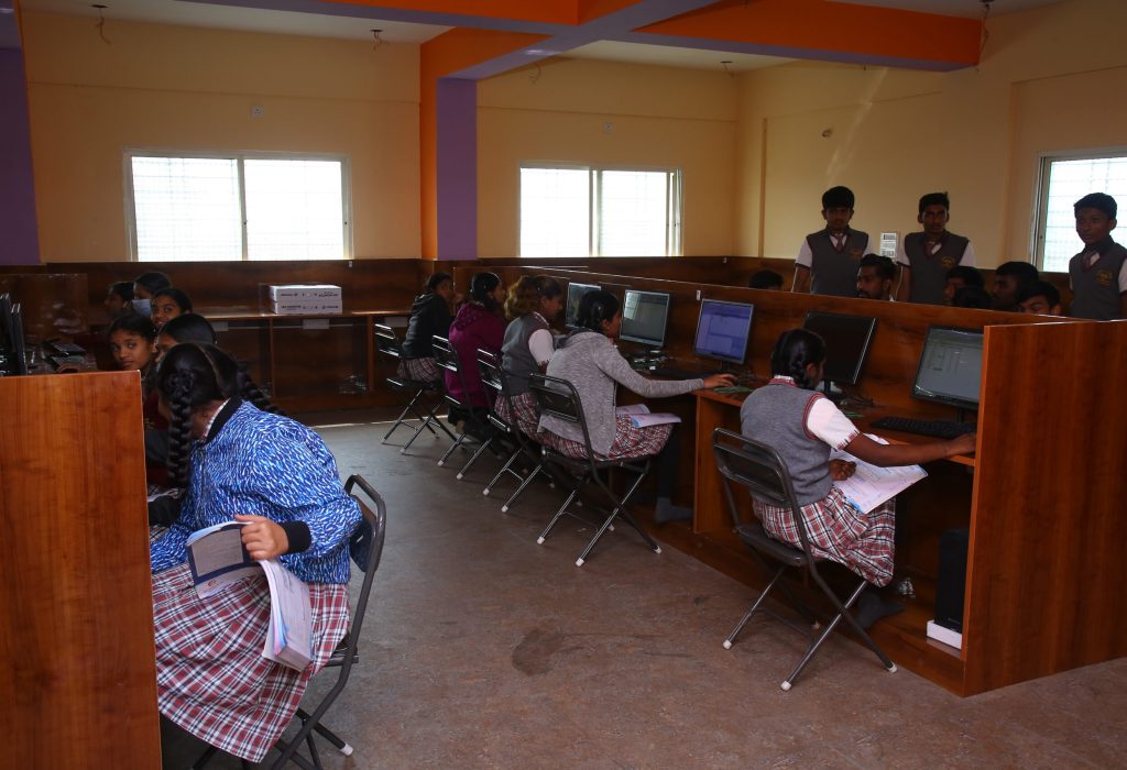 New Oxford School Computer Lab